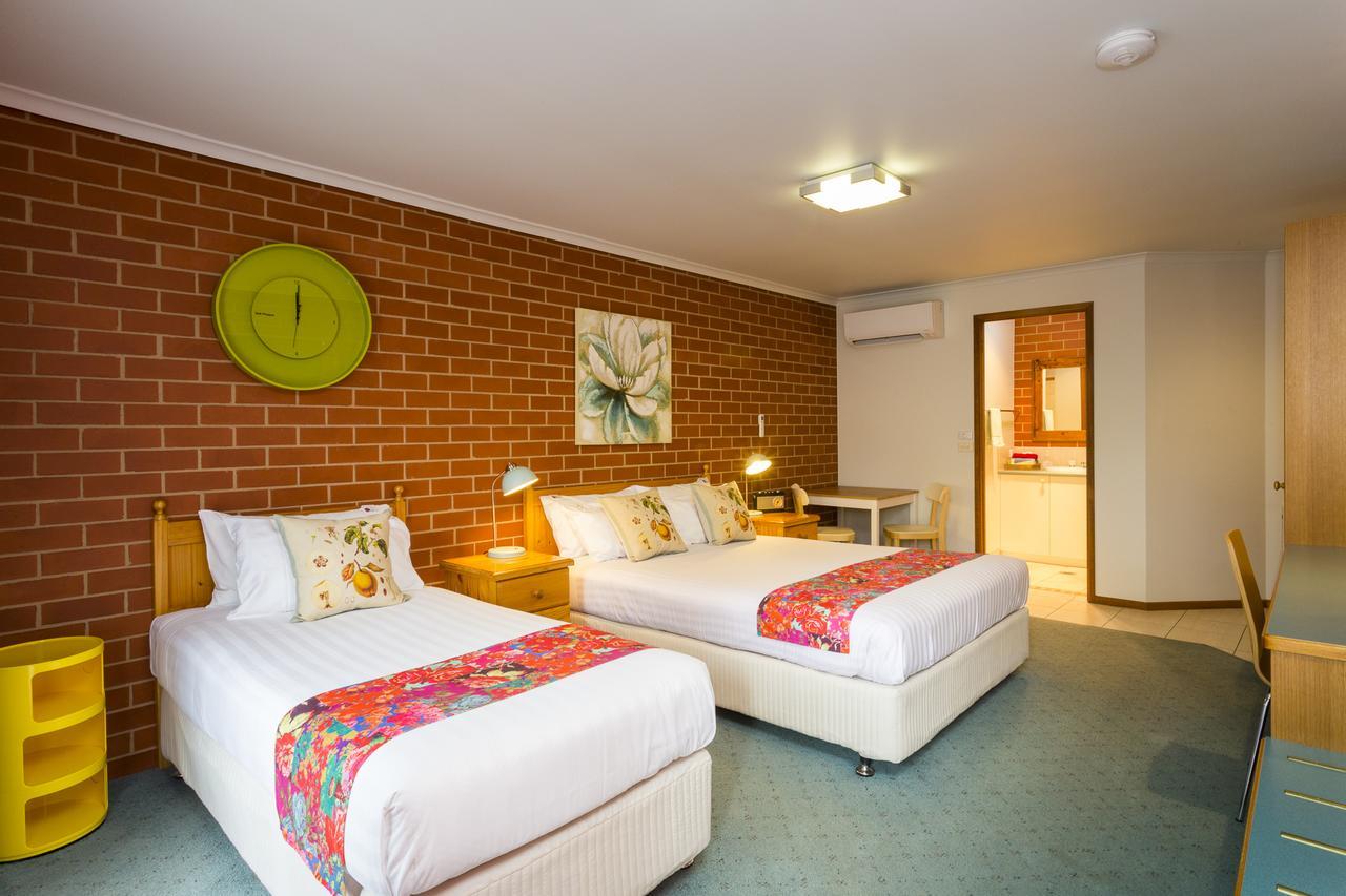 Yackandandah Central Bagian luar foto