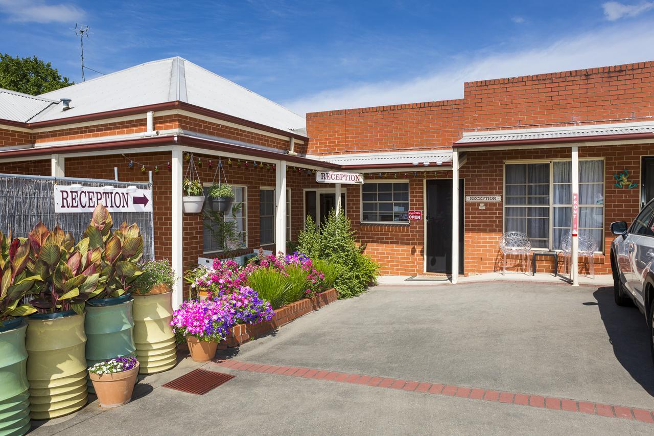 Yackandandah Central Bagian luar foto