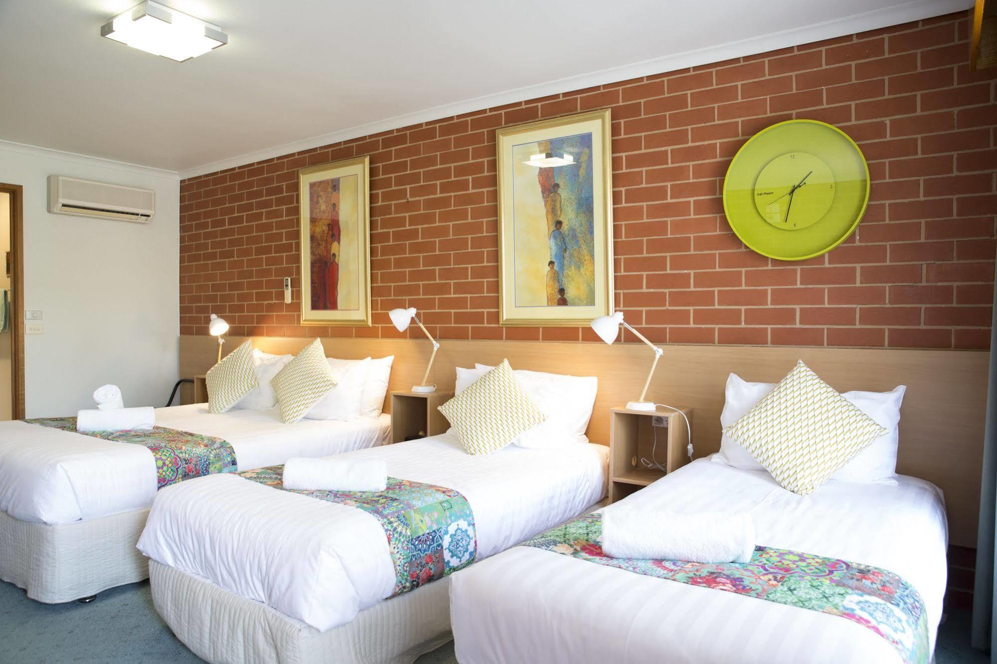 Yackandandah Central Bagian luar foto